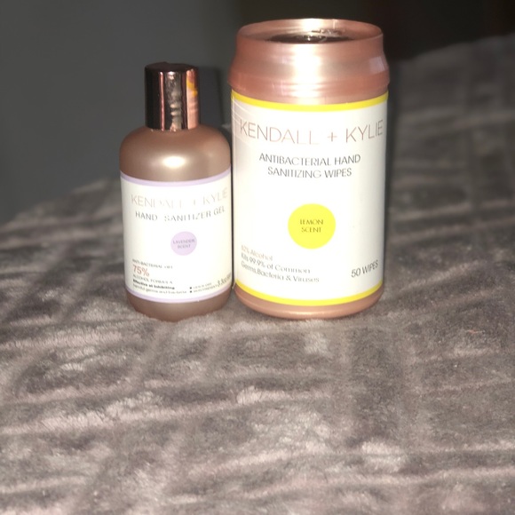 Kendall & Kylie set of 3 skincare bundle Must bundle - Picture 6 of 16